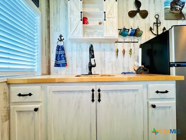 1303 W Adams Ave, House other with 1 bedrooms, 1 bathrooms and null parking in Port O Connor TX | Image 25