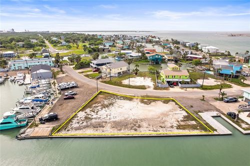 90 Bayshore Dr, Ingleside, TX, 78362-4824 | Card Image