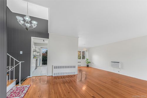 2 Deer Path Ln, Syosset, NY, 11791-6115 | Card Image