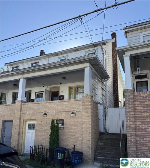 140 W Abbott St, Lansford, PA, 18232-1903 | Card Image