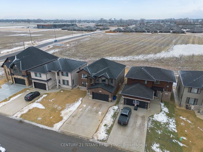 146 Tuscany Trail, House other with 5 bedrooms, 4 bathrooms and 4 parking in Chatham ON | Image 37