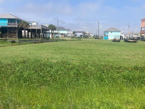 912 Meynig, Crystal Beach, TX, 77650 | Card Image