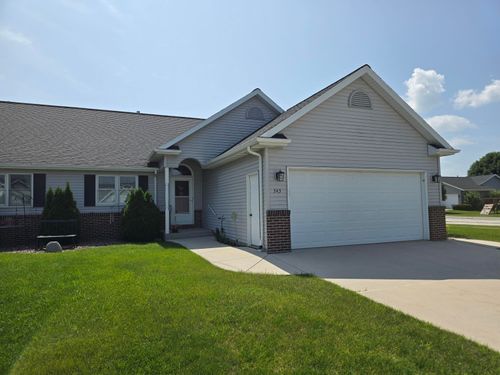 545 Ohio Ave, Oostburg, WI, 53070 | Card Image