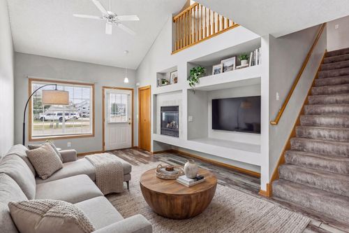 858 Gannon Dr, Shakopee, MN, 55379-3901 | Card Image