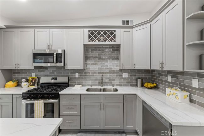 7335 Kyle St, House other with 3 bedrooms, 3 bathrooms and null parking in Tujunga CA | Image 6
