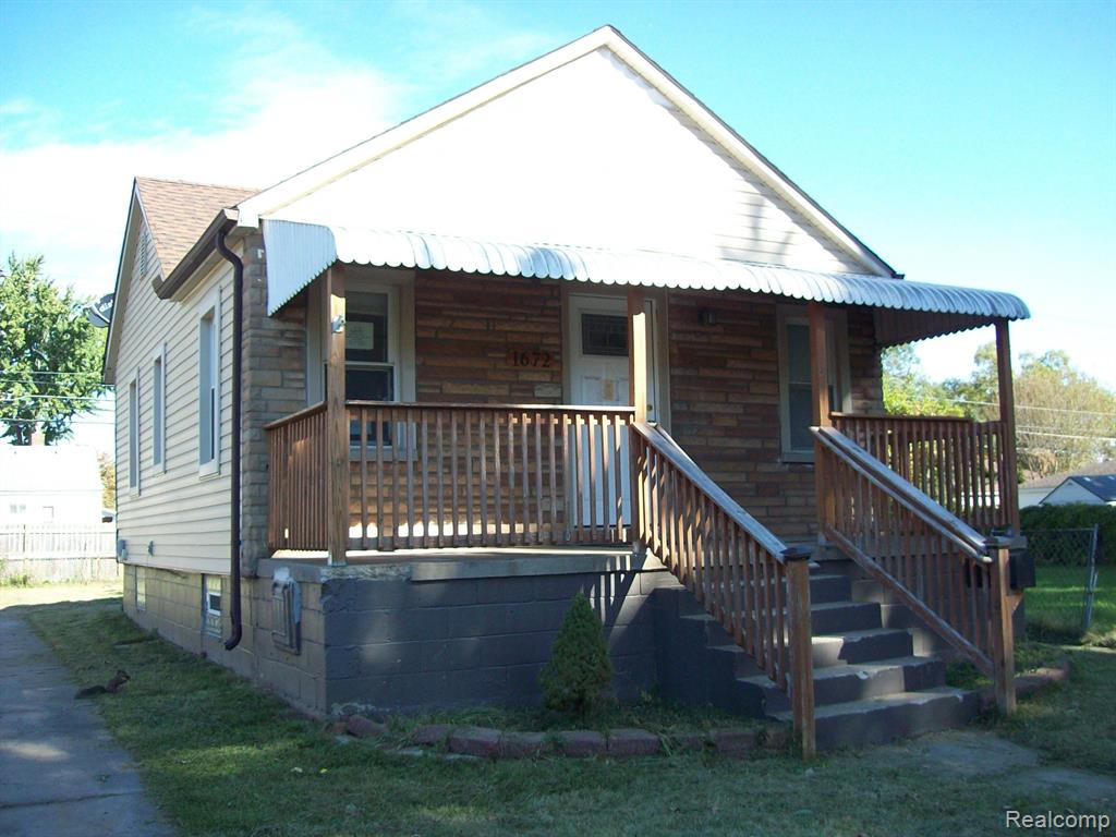 1672 Richmond Avenue, For Sale in Lincoln Park Zoocasa