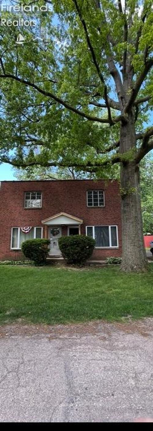 300 Claremont Rd, Vermilion, OH, 44089-2314 | Card Image