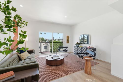 12-1428 S Cloverdale Ave, Los Angeles, CA, 90019-4003 | Card Image
