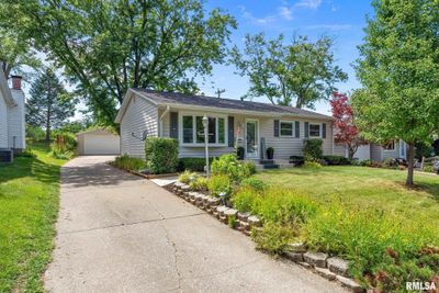 3118 Welshire Drive, House other with 5 bedrooms, 2 bathrooms and null parking in Bettendorf IA | Image 1