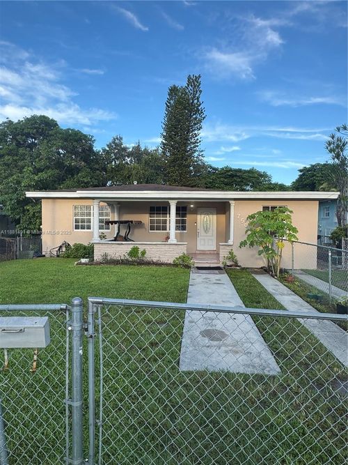 750 Nw 24th Ave, Miami, FL, 33125-3111 | Card Image