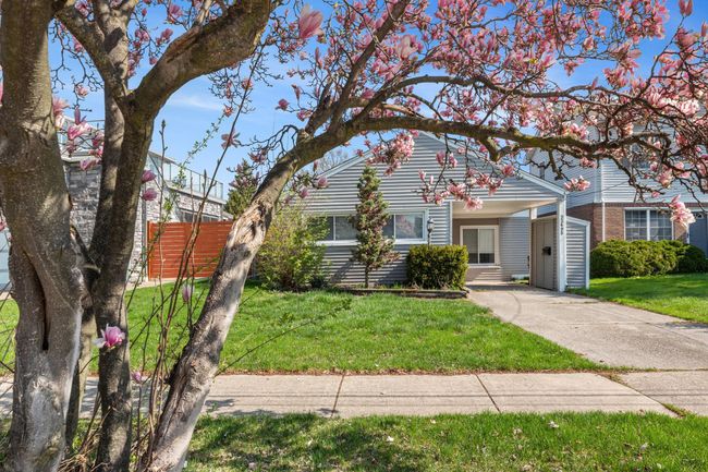 22493 E 10 Mile Rd, House other with 2 bedrooms, 1 bathrooms and null parking in Saint Clair Shores MI | Image 15