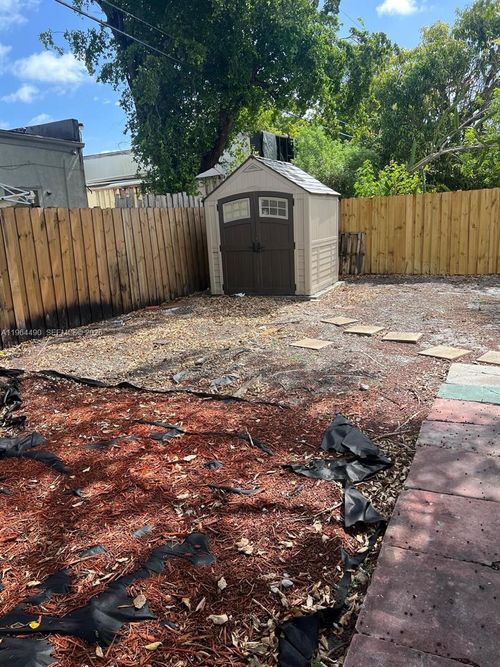 2561 Nw 18th Ct, Fort Lauderdale, FL, 33311-4512 | Card Image