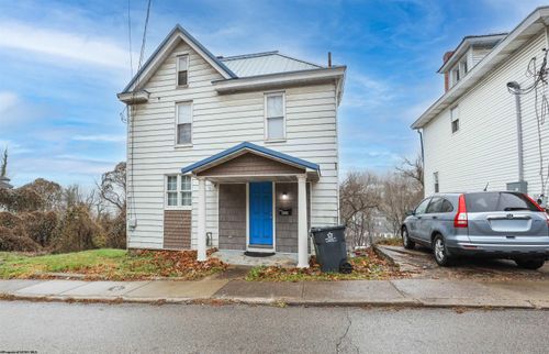 909 College Ave, Morgantown, WV, 26505-7443 | Card Image