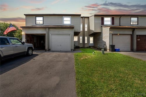 5423 Borgase Ln, Clay, NY, 13041-8916 | Card Image