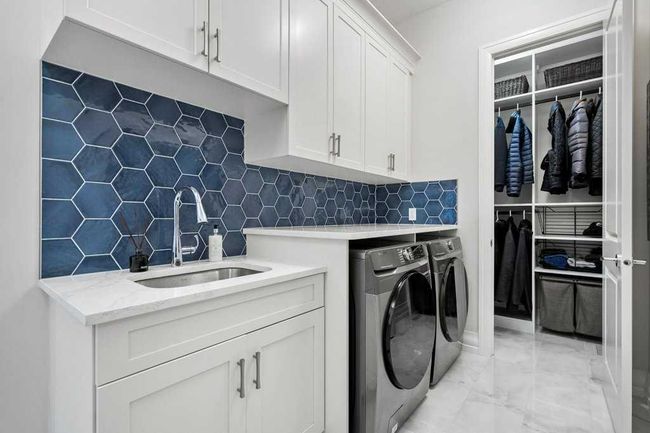 226 Artesia Gate, Home with 3 bedrooms, 4 bathrooms and 4 parking in Heritage Pointe AB | Image 5
