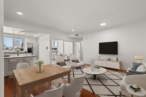 203-949 S Manhattan Place, Los Angeles, CA, 90019 | Card Image