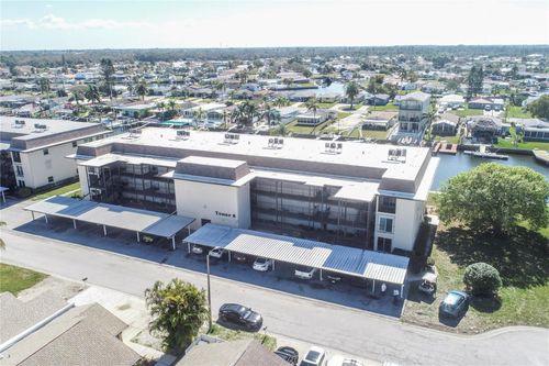 unit-302-4452 Garnet Dr, New Port Richey, FL, 34652-3366 | Card Image