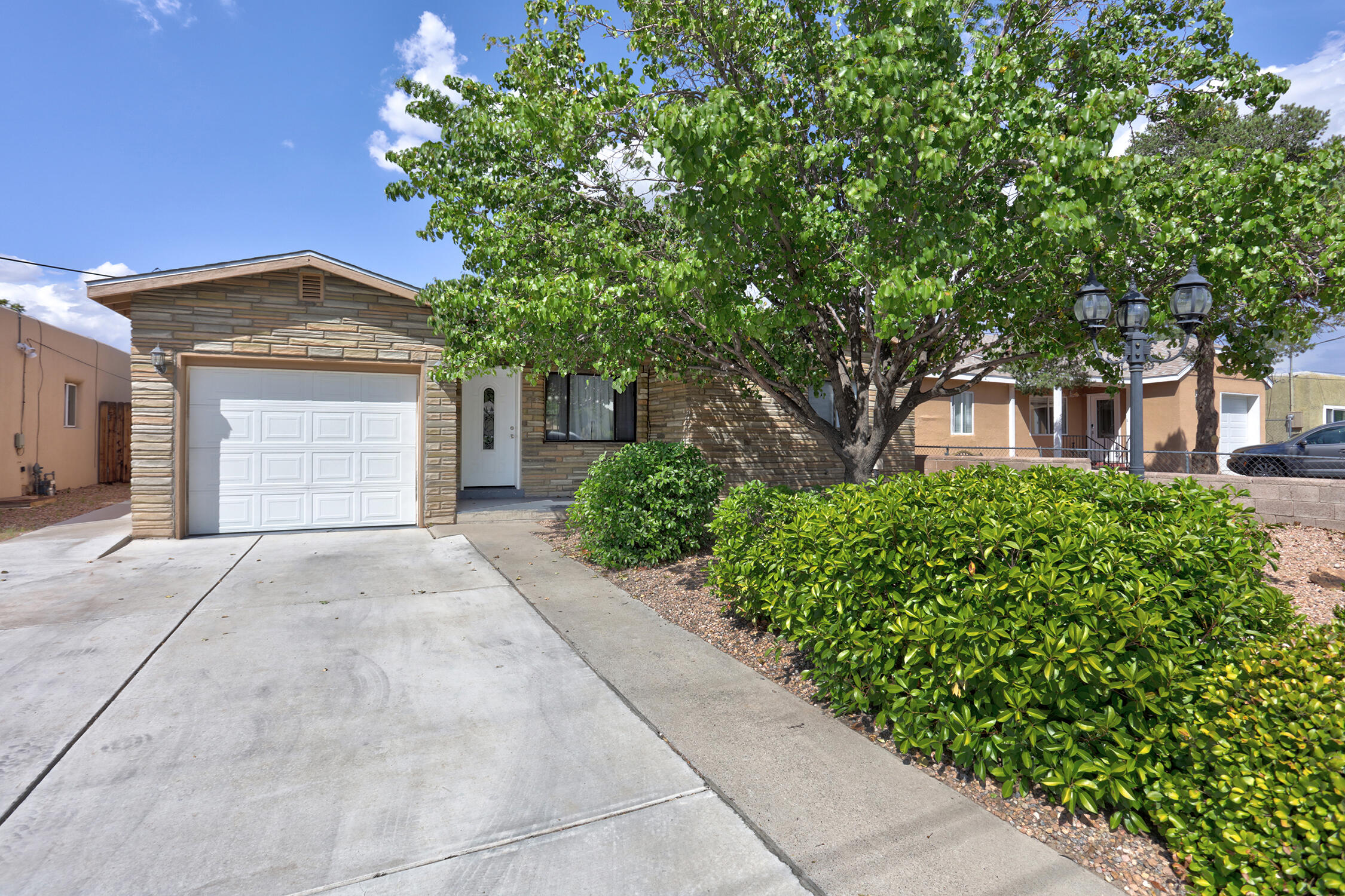 Arvada Ave, Albuquerque, NM 87102