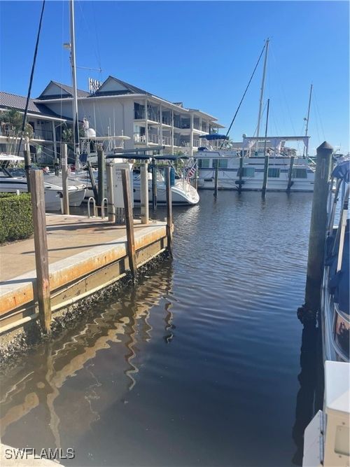 900 Broad Ave S, NAPLES, FL, 34102-7319 | Card Image