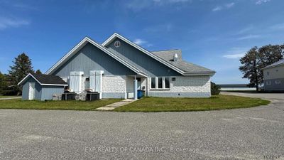 2323 Genier Rd, House other with 2 bedrooms, 2 bathrooms and 20 parking in Cochrane ON | Image 1