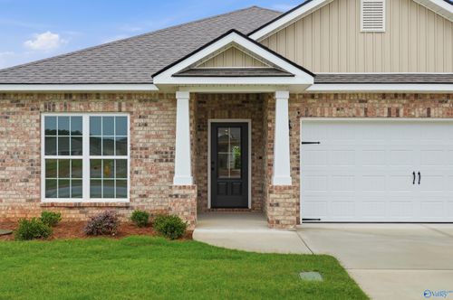 122 Cotita Dr, Toney, AL, 35773-5735 | Card Image