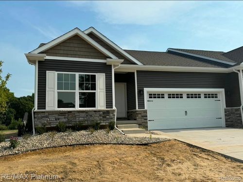 44-856 Oakwood Cir, Fenton, MI, 48430-1699 | Card Image