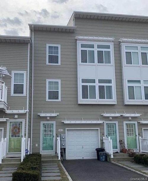 a-6413 Ocean Ave N, Arverne, NY, 11692-2039 | Card Image