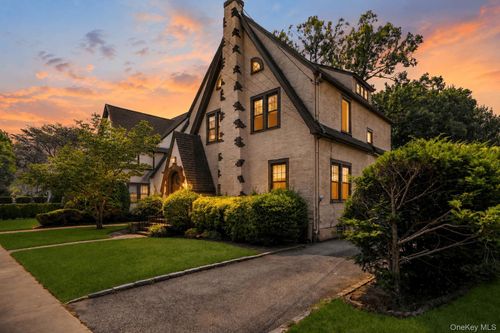 53 Coolidge Street, Hempstead, NY, 11565 | Card Image