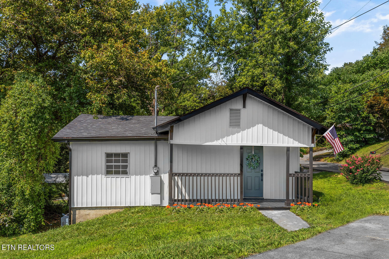 Hampton Ave, Knoxville, TN 37914