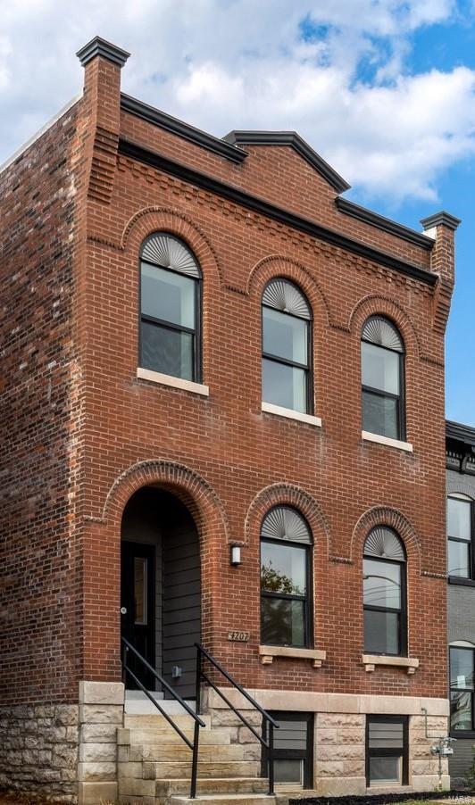 Norfolk Ave, Saint Louis, MO 63110
