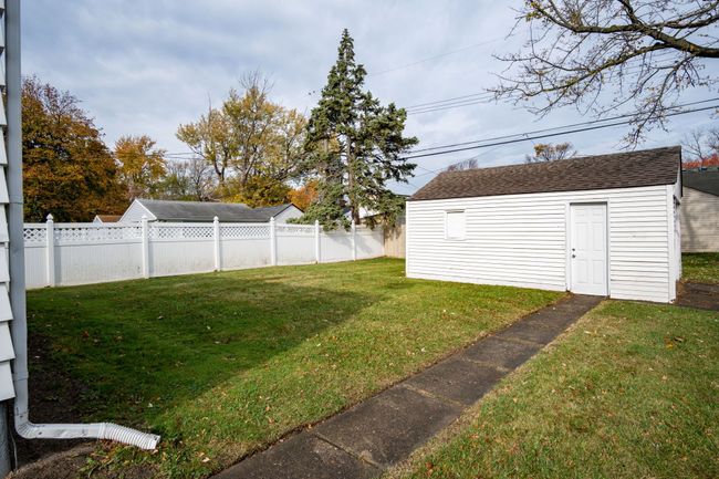 Garage with Side Door | Image 16
