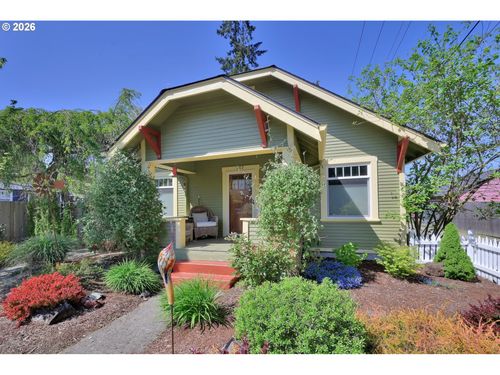 557 W 19th Ave, Eugene, OR, 97401 | Card Image