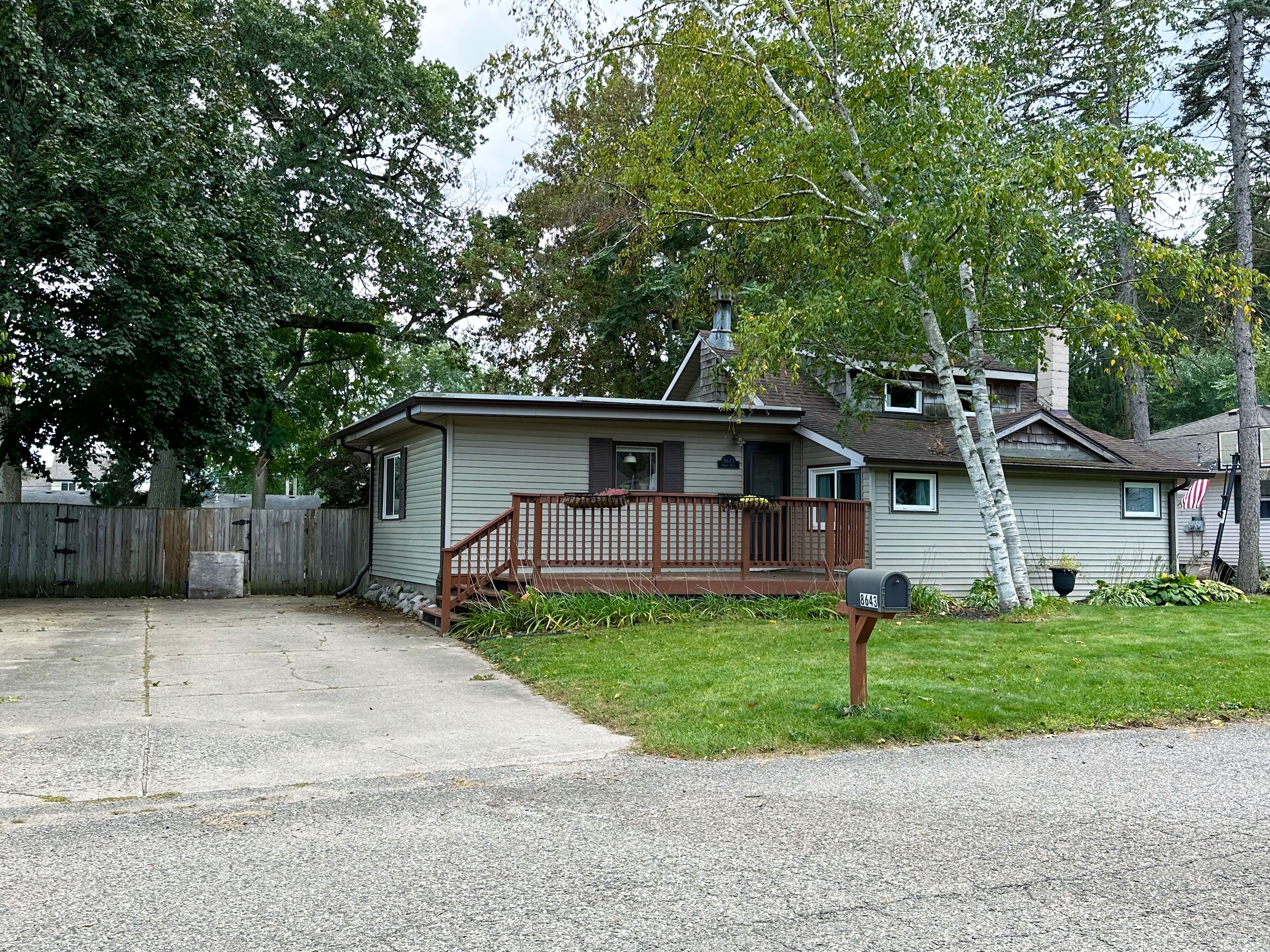 Hibbing St, Commerce Township, MI 48382