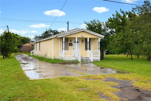 413 E Fulton St, Sinton, TX, 78387-2607 | Card Image