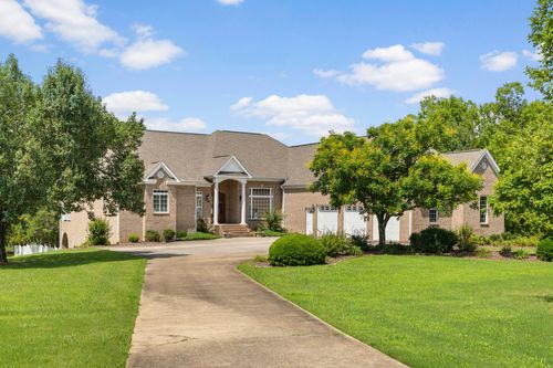 101 E Meadow Hill Dr, Florence, AL, 35633-1057 | Card Image