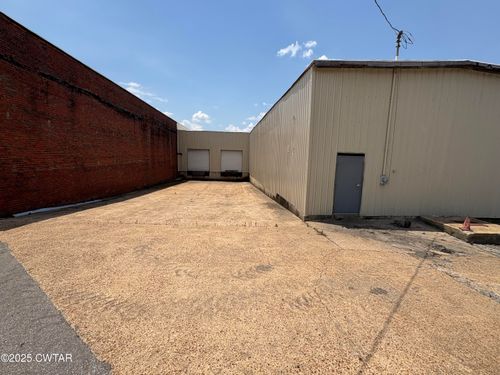353 Bellvue St, Jackson, TN, 38301-5161 | Card Image