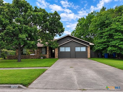 1602 Nimitz Cir, Killeen, TX, 76543-3115 | Card Image