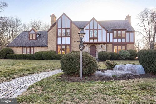 307 S Orange St, CARLISLE, PA, 17013-3529 | Card Image