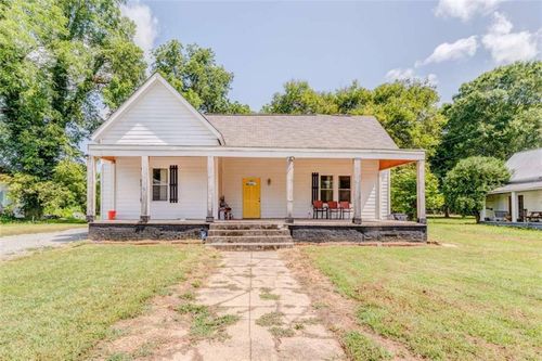 217 E Gibson St, Cedartown, GA, 30125-3621 | Card Image