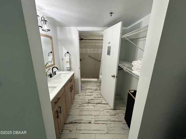 213-1909 S Atlantic from hallway view | Image 23