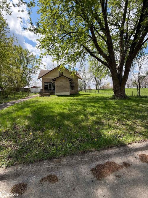 1517 20th Ave, Eldora, IA, 50627-1949 | Card Image