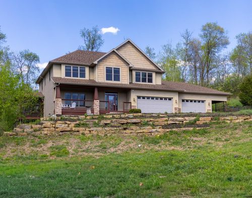 908 87th Ave, Hudson, WI, 54016-7074 | Card Image
