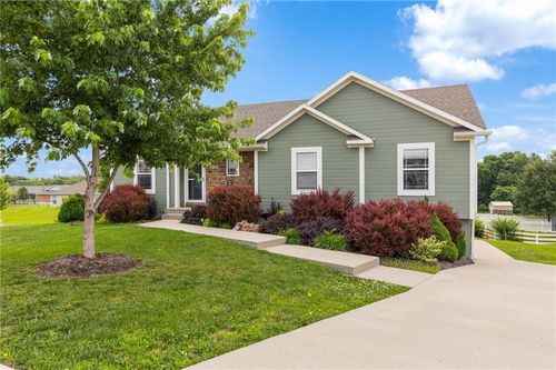 444 Redbud, Warrensburg, MO, 64093-7924 | Card Image