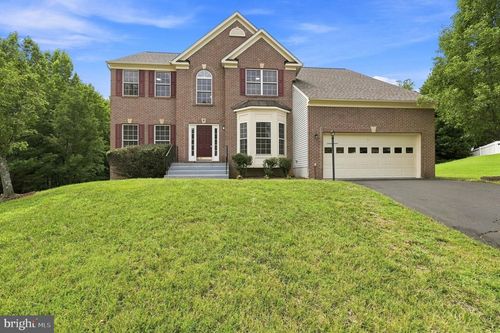 2 Basalt Dr, FREDERICKSBURG, VA, 22406-7229 | Card Image