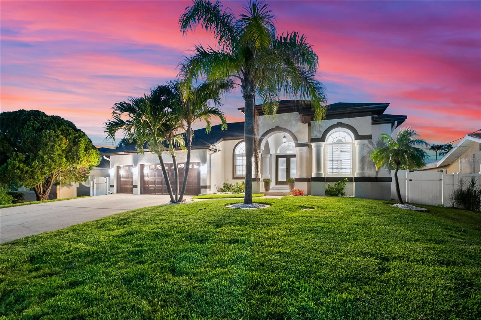16th St, Belleair Beach, FL 33786