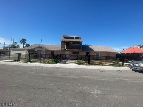 130 Palm Ln, Las Vegas, NV, 89101-1935 | Card Image