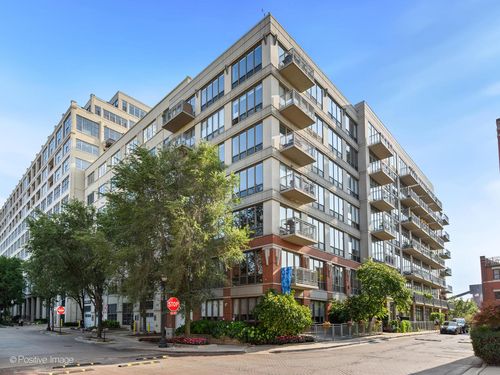 107-1000 N Kingsbury St, Chicago, IL, 60610-6879 | Card Image