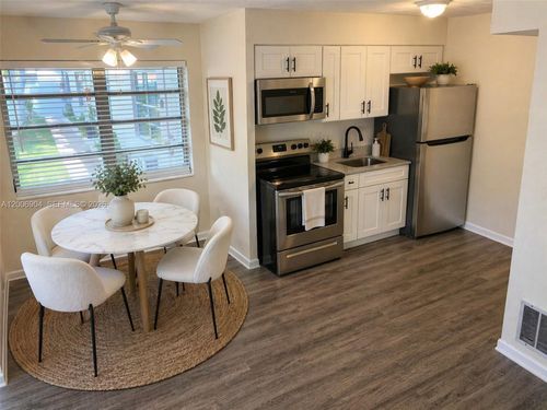 5-1030 N Victoria Park Rd, Fort Lauderdale, FL, 33304-2467 | Card Image