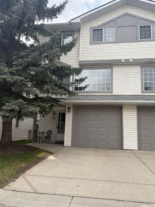 70 Kingsland Villas Sw, Calgary, AB, T2V5J9 | Card Image