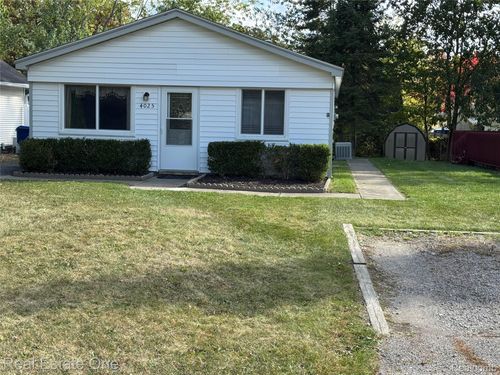 4025 Cresthaven Dr, Waterford, MI, 48328-4021 | Card Image